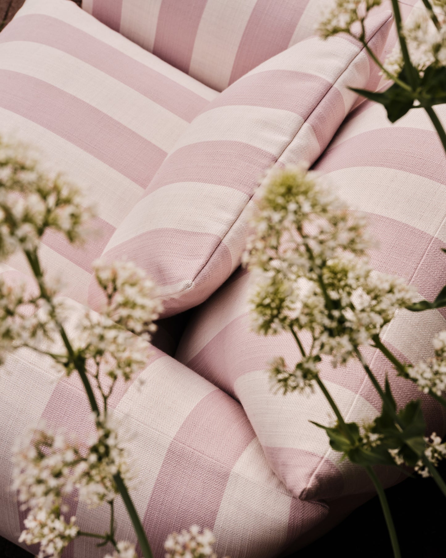 Outdoor Studio Chair™: Wild Studio Stripe Dawn Pink