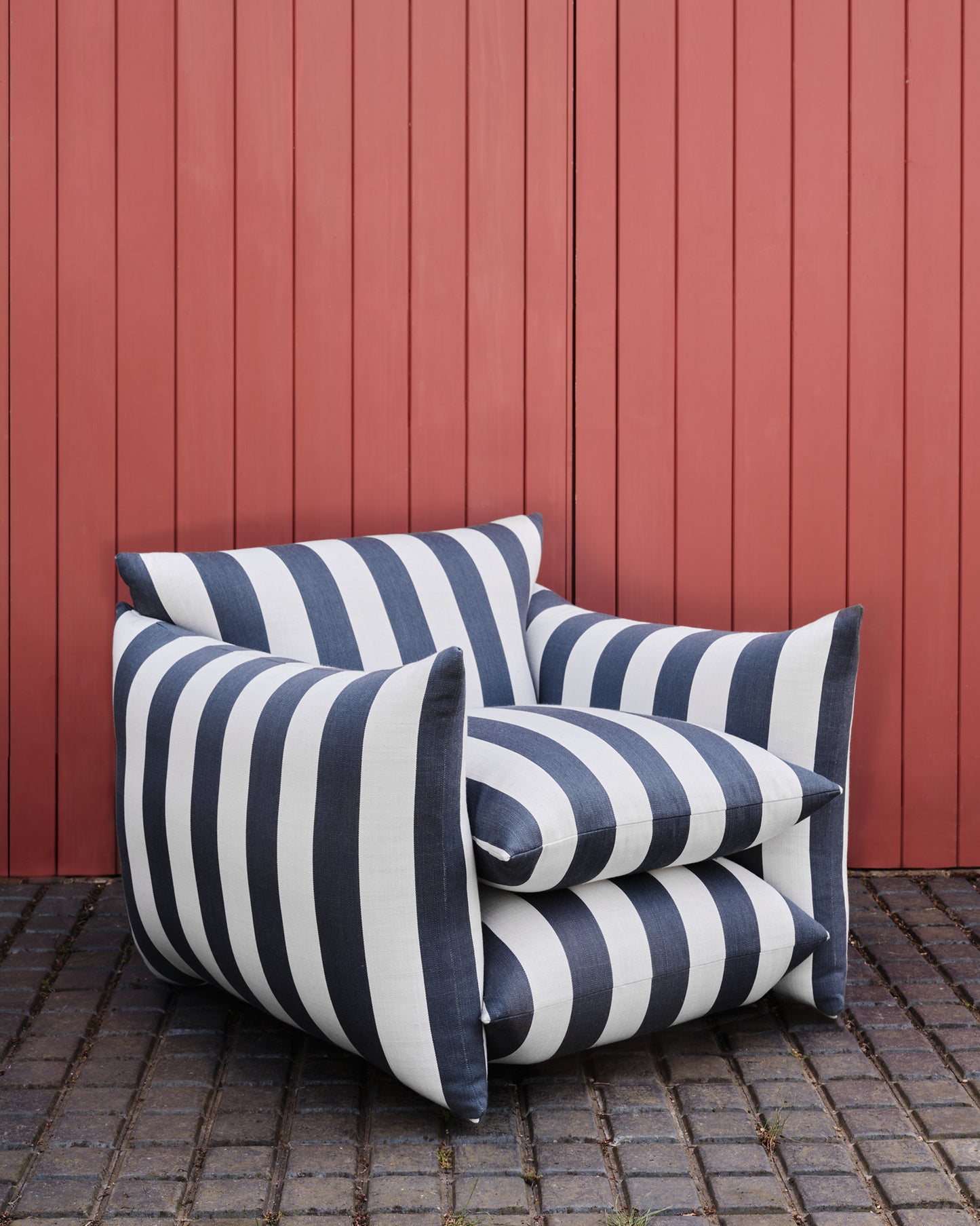Outdoor Studio Chair™: Wild Studio Stripe Deep Blue