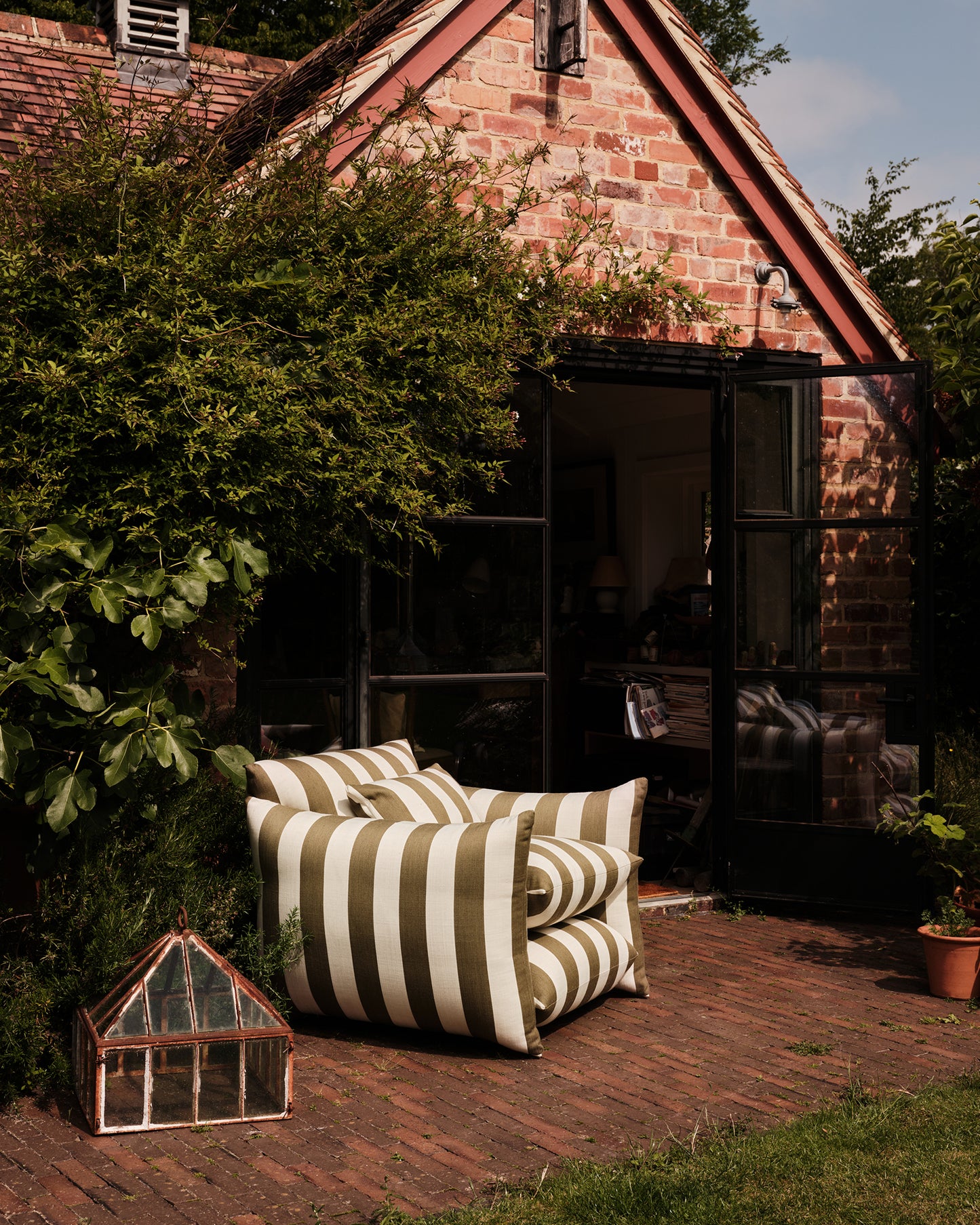 Outdoor Studio Chair™: Wild Studio Stripe Khaki