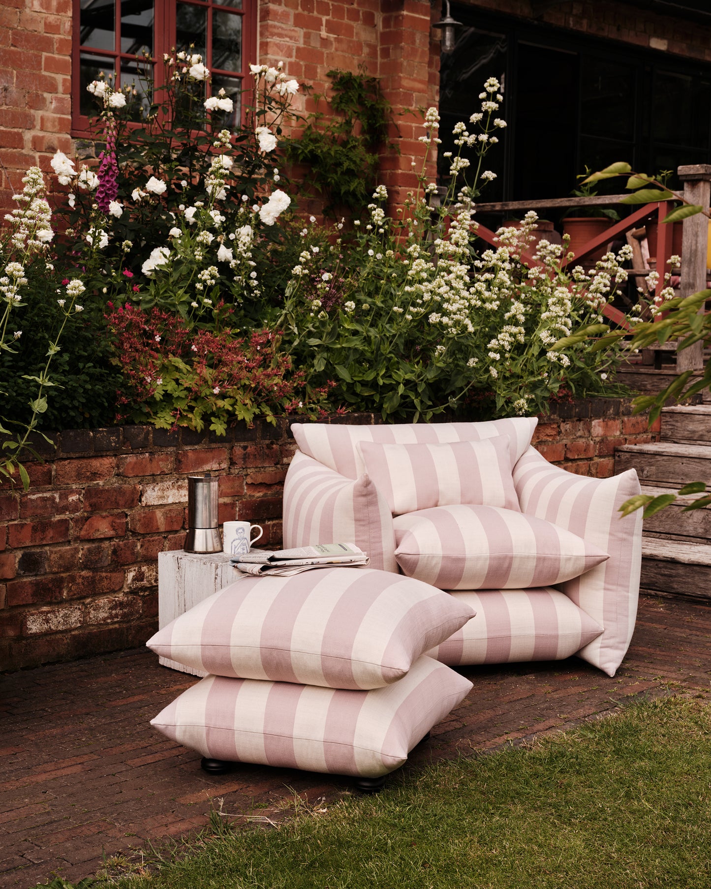 Outdoor Studio Stool: Wild Studio Stripe Dawn Pink