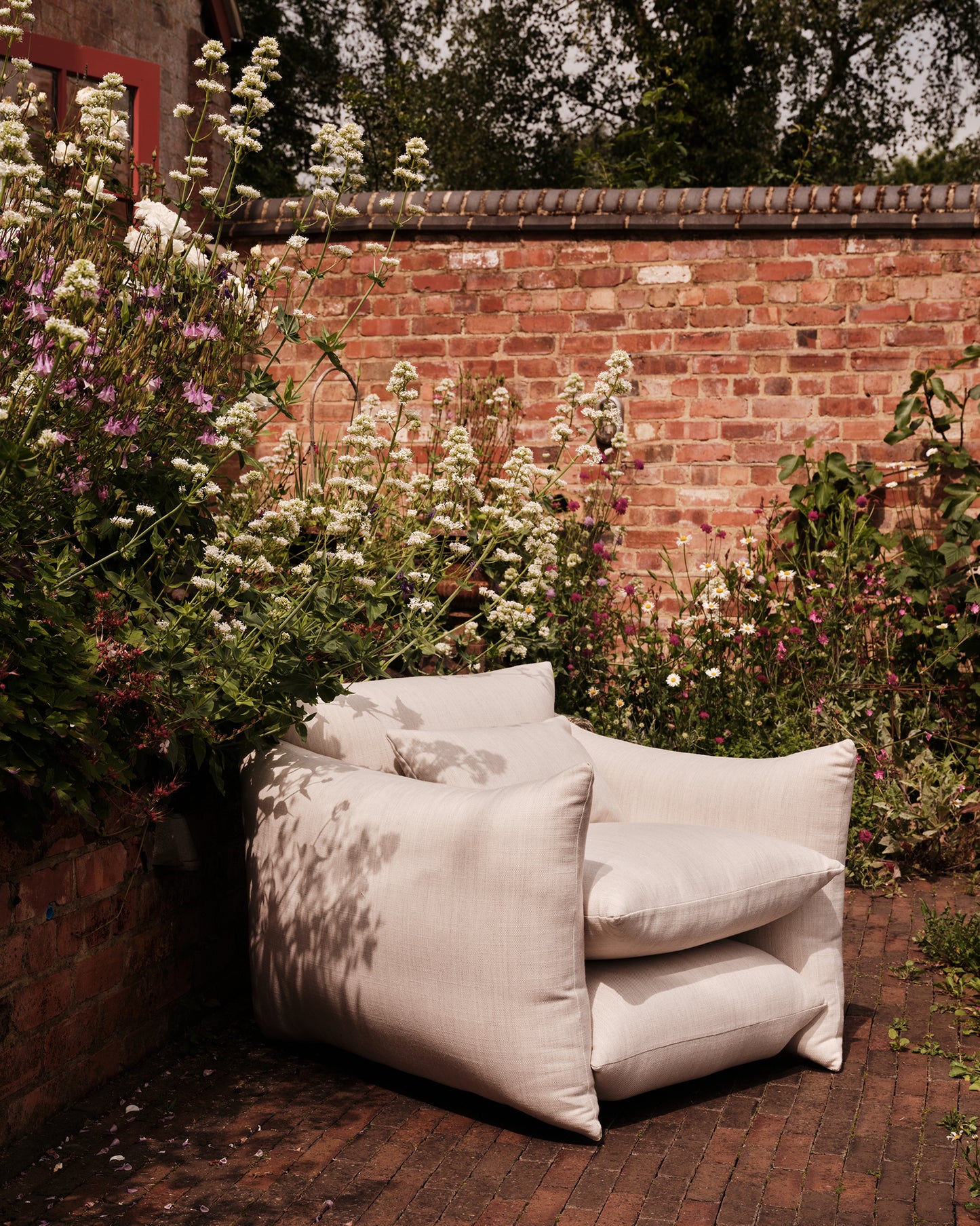 Outdoor Studio Chair™: Wild Plain Chalk