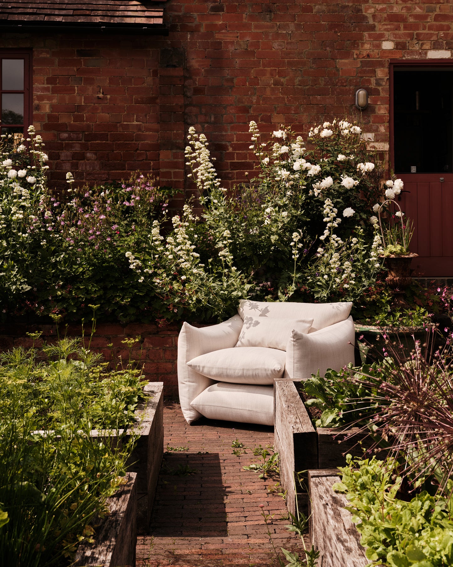 Outdoor Studio Chair™: Wild Plain Chalk