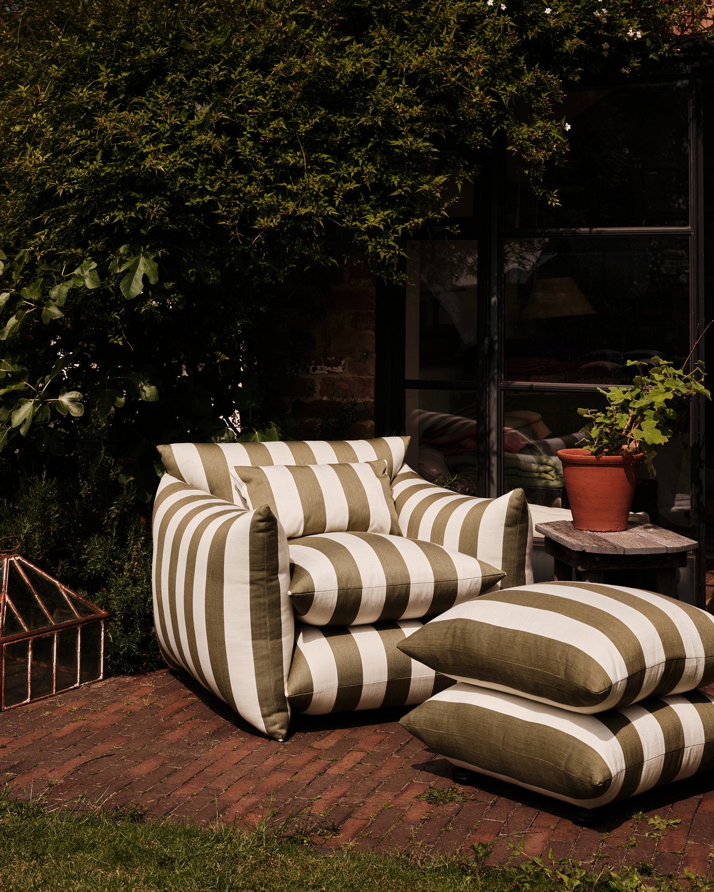 Outdoor Studio Chair™: Wild Studio Stripe Khaki