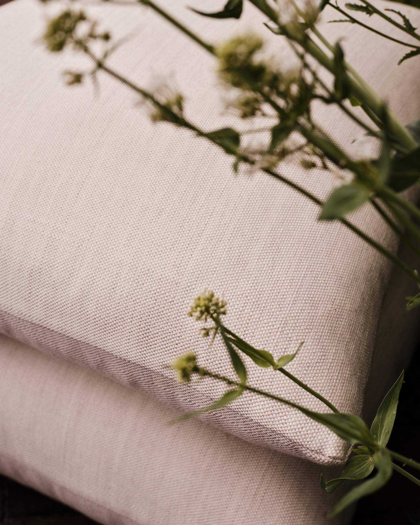 Outdoor Studio Stool: Wild Plain Chalk