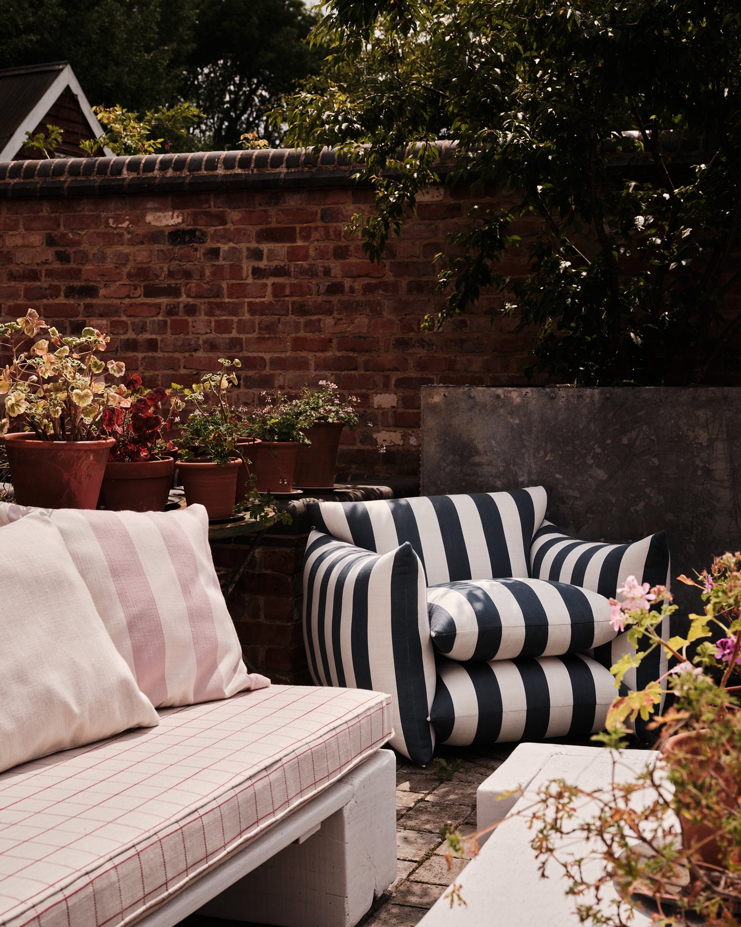 Outdoor Studio Chair™: Wild Studio Stripe Deep Blue