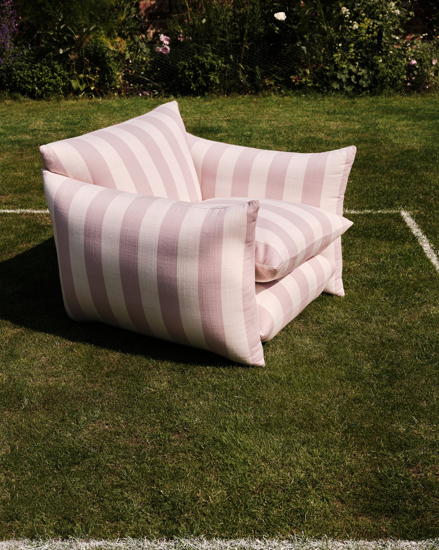 Outdoor Studio Chair™: Wild Studio Stripe Dawn Pink