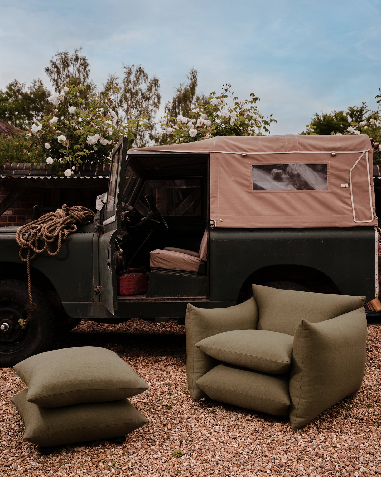 Outdoor Studio Stool: Wild Plain Khaki