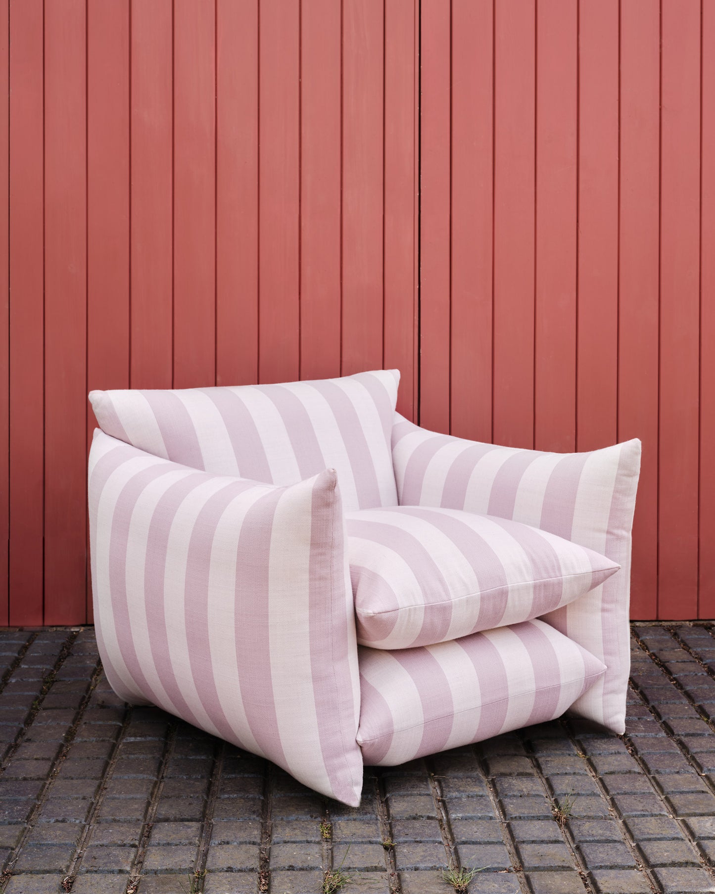 Outdoor Studio Chair™: Wild Studio Stripe Dawn Pink