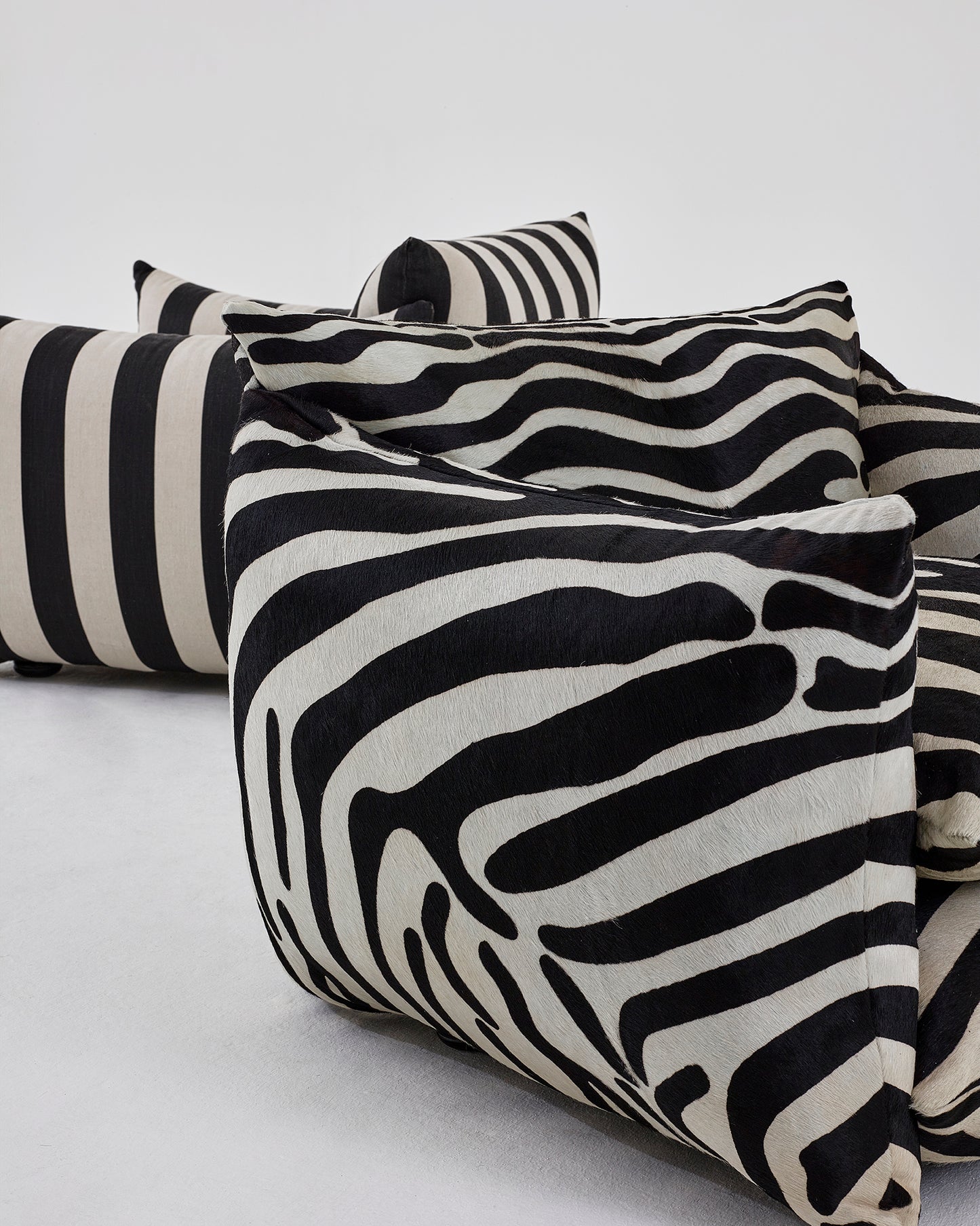 Special Edition Studio Chair™ : Zebra
