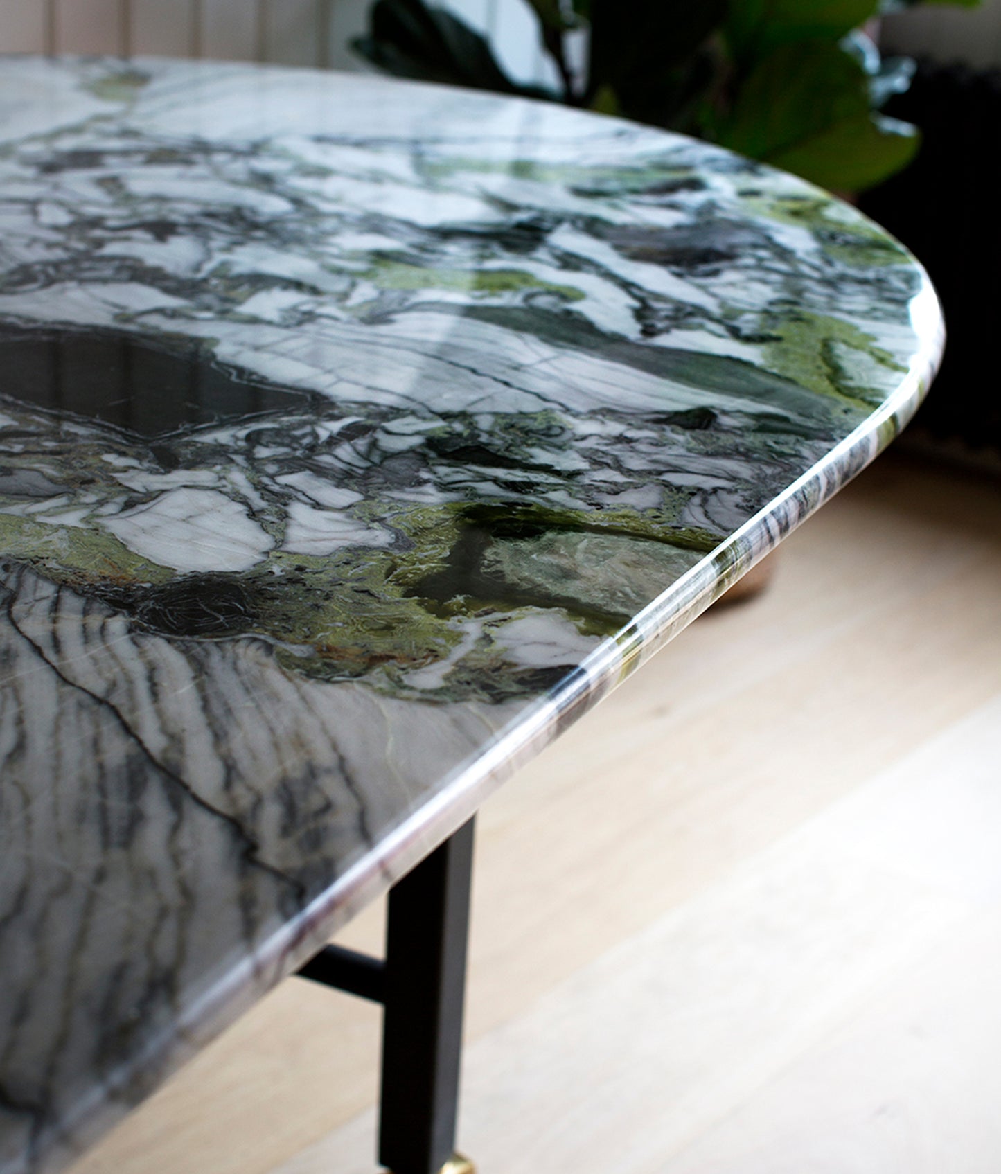 Muse Table™: Marble