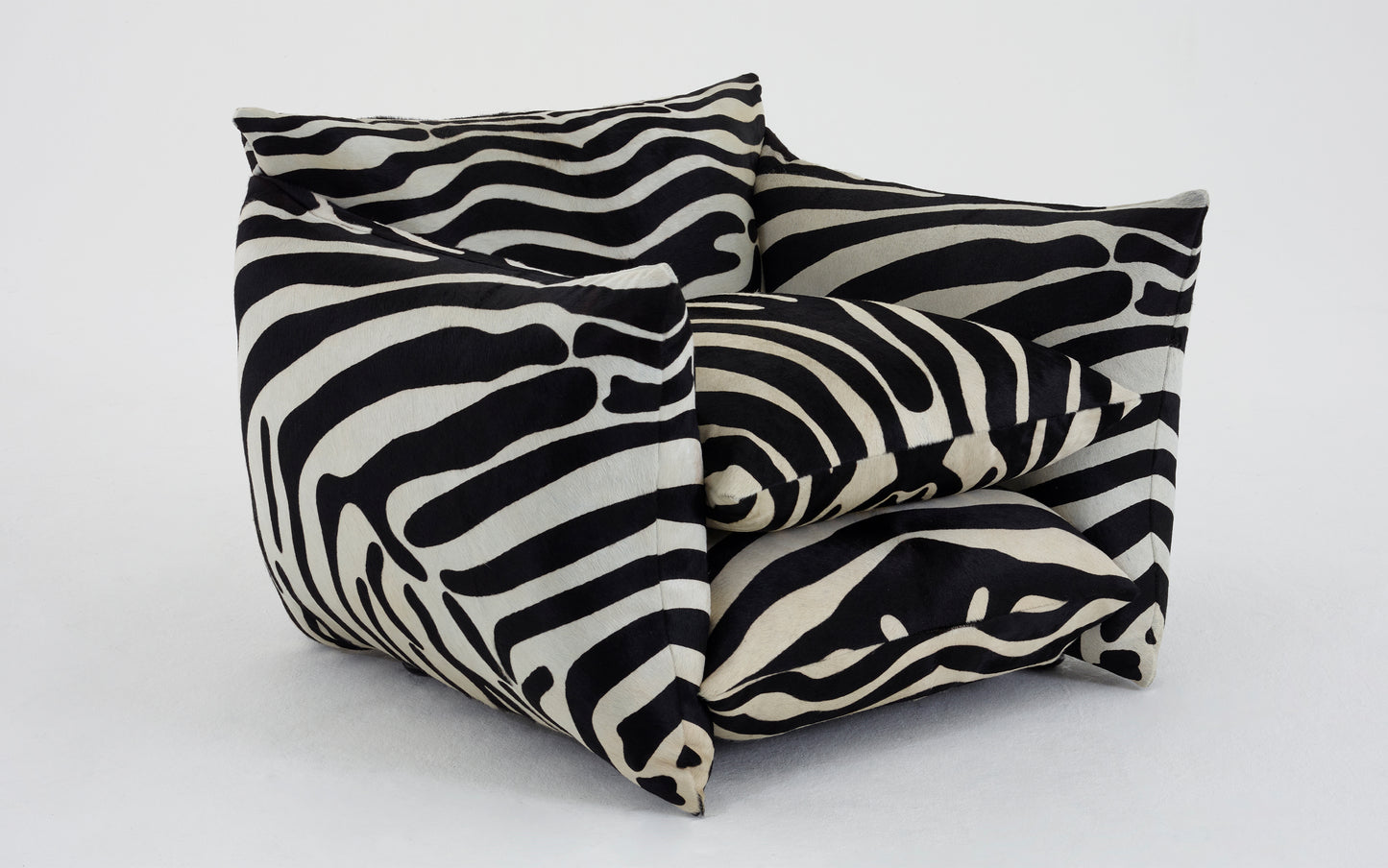 Special Edition Studio Chair™ : Zebra
