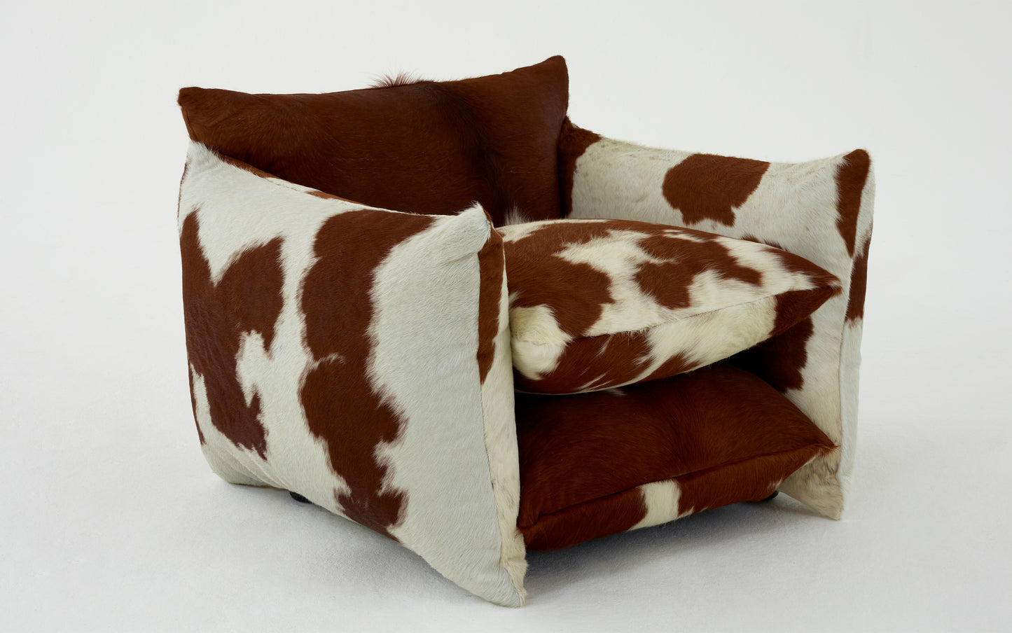 Special Edition Studio Chair™ : Cowhide