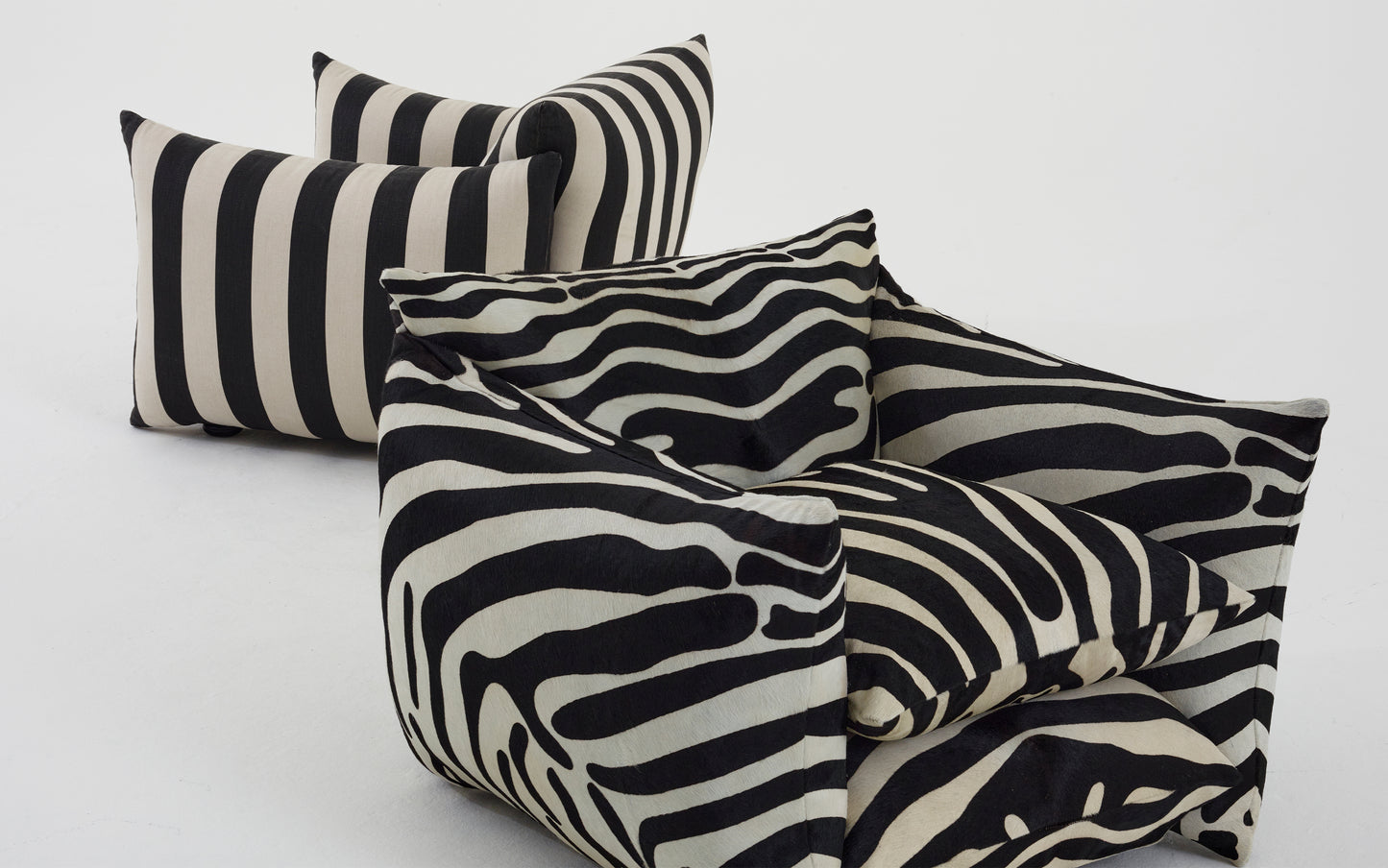 Special Edition Studio Chair™ : Zebra