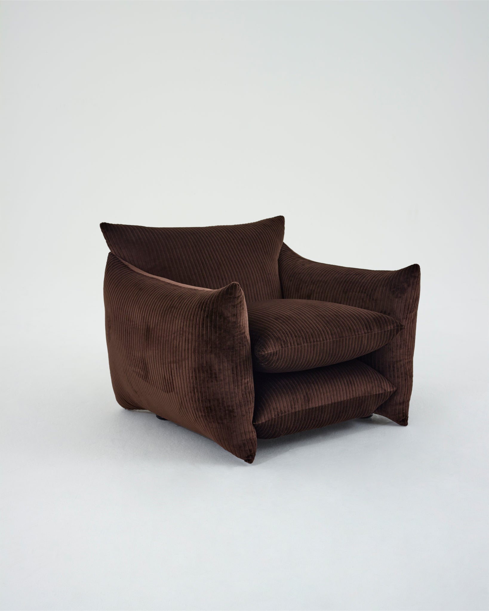 studio chair in 'cocoa' jumbo cord