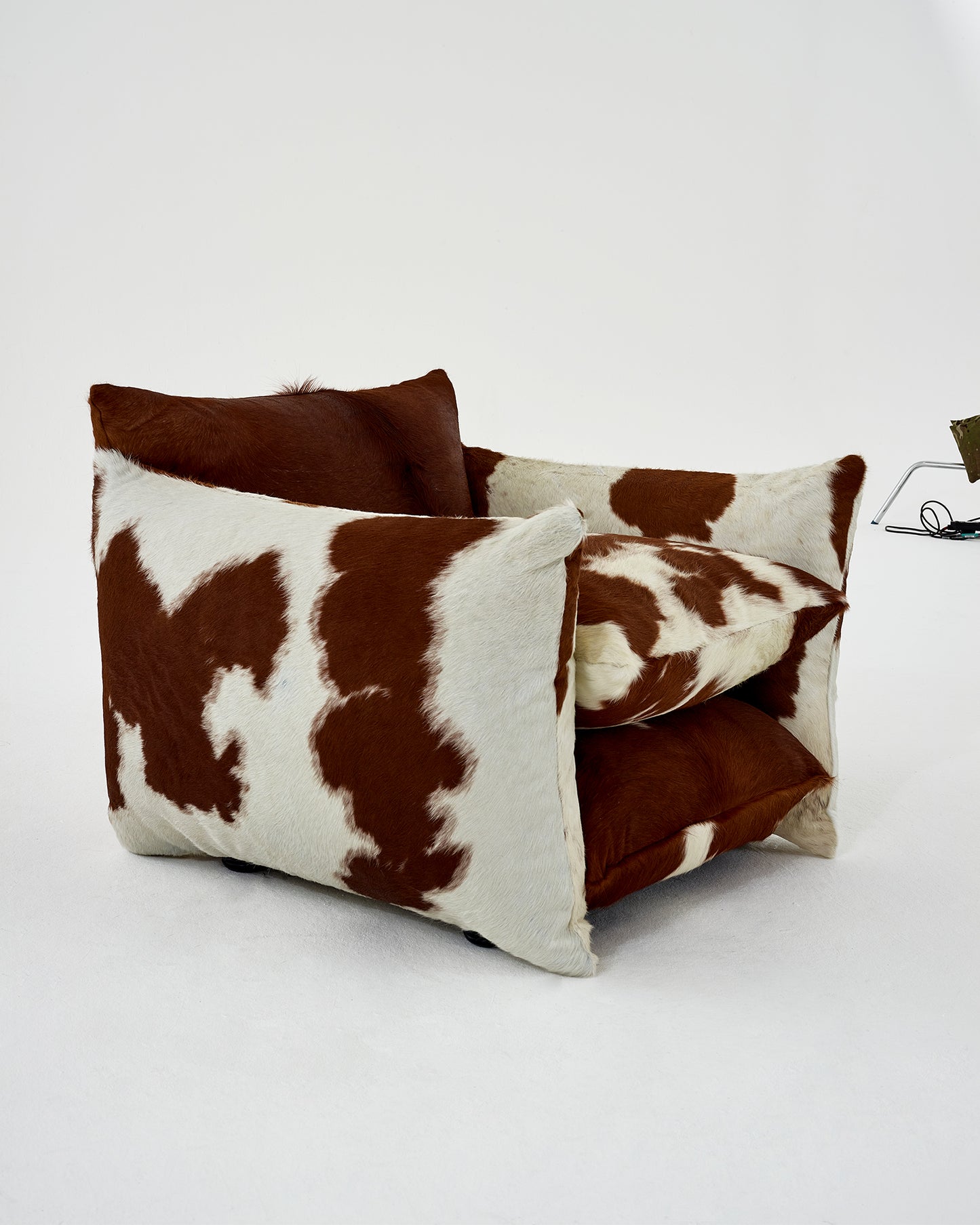 Special Edition Studio Chair™ : Cowhide