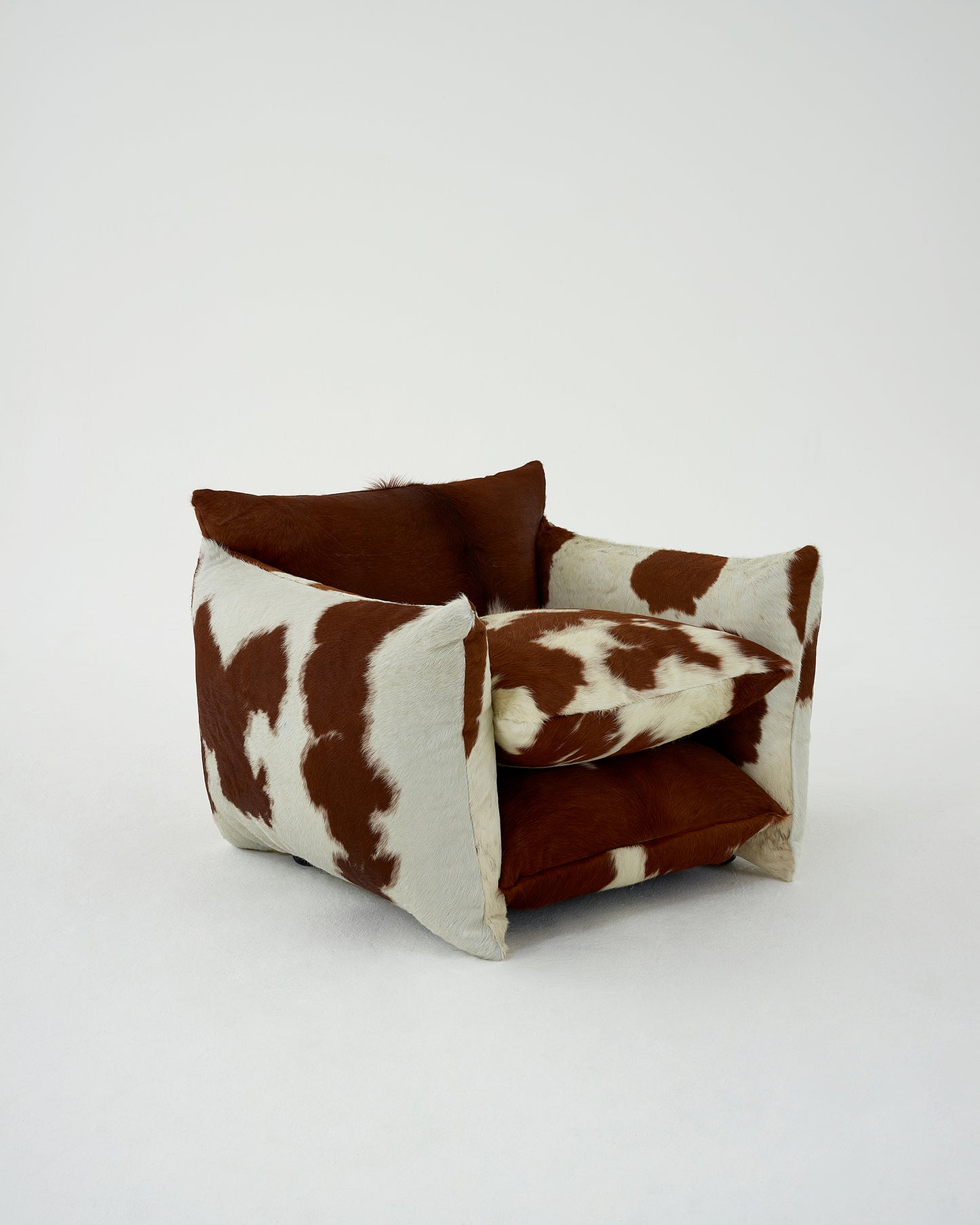 Special Edition Studio Chair™ : Cowhide