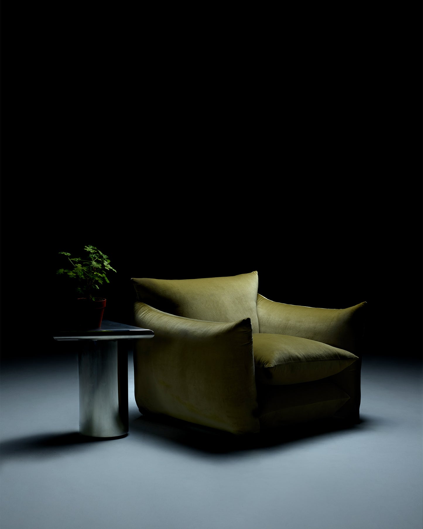 Daydream Shape Table™ : Stainless Steel