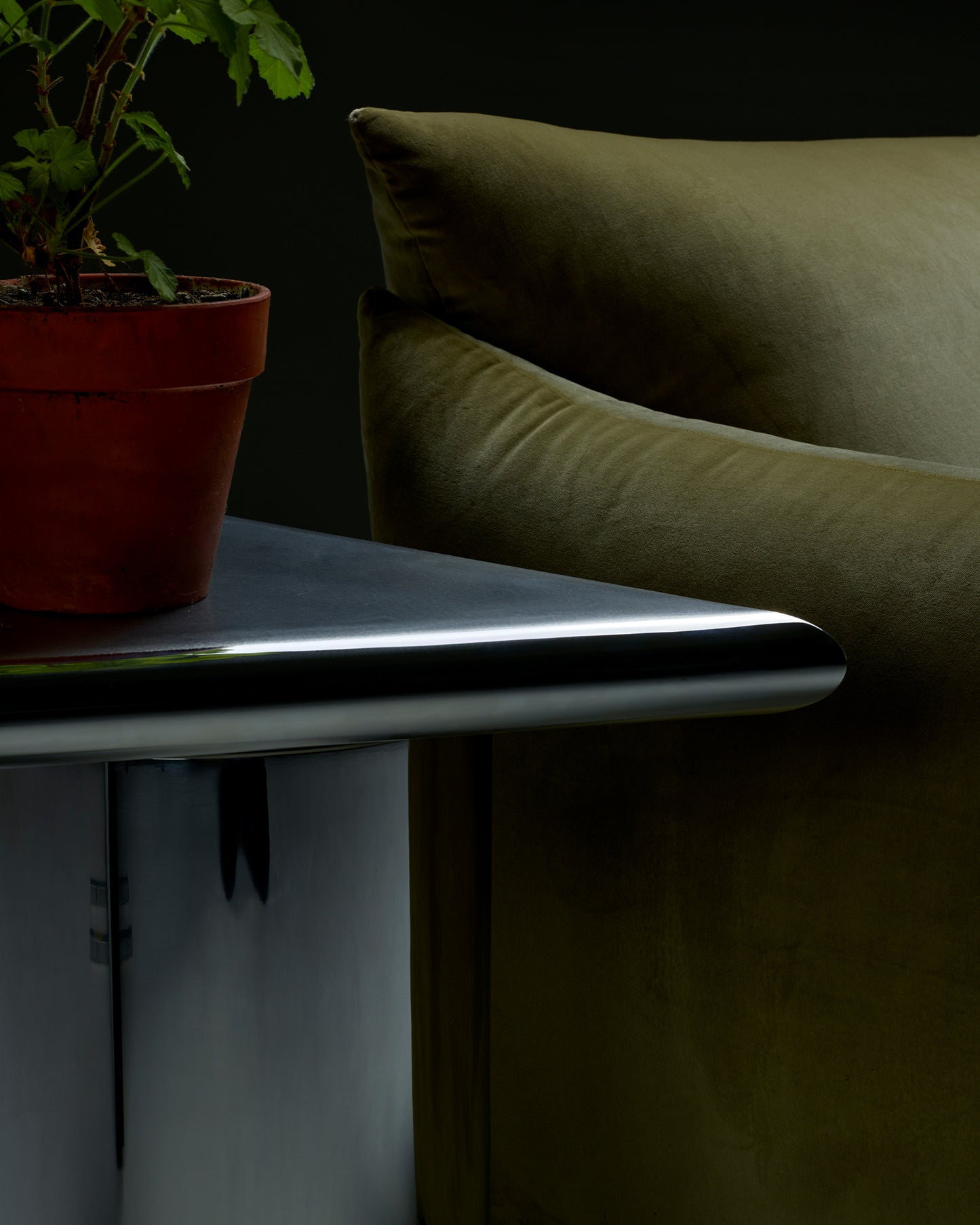 Daydream Shape Table™ : Stainless Steel