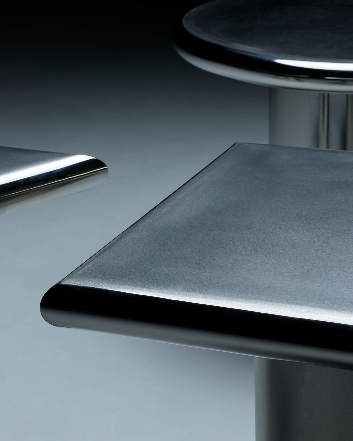 Daydream Shape Table™ : Stainless Steel