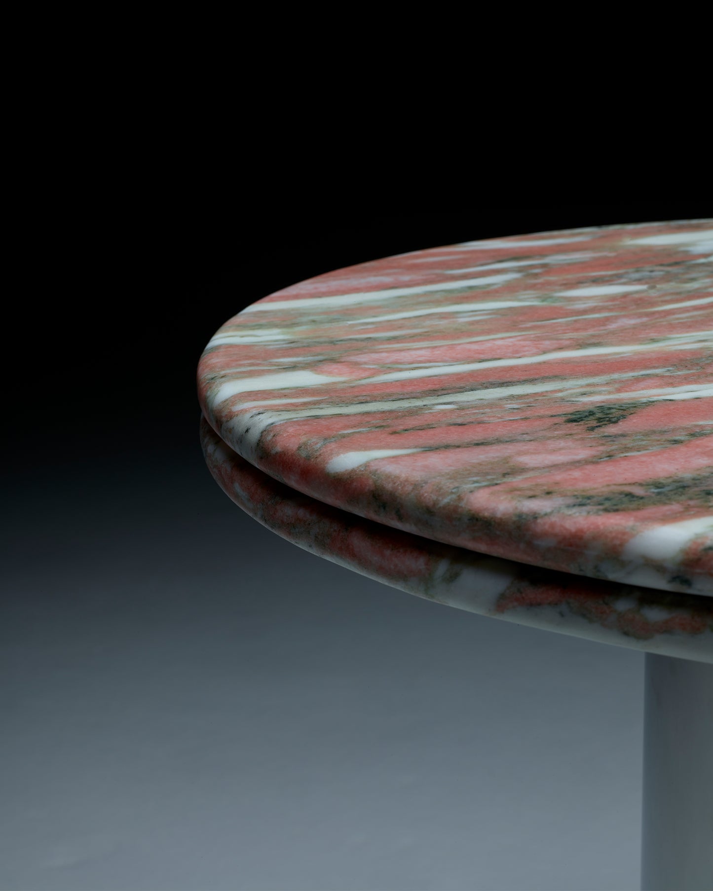 Daydream Shape Table™ : Marble