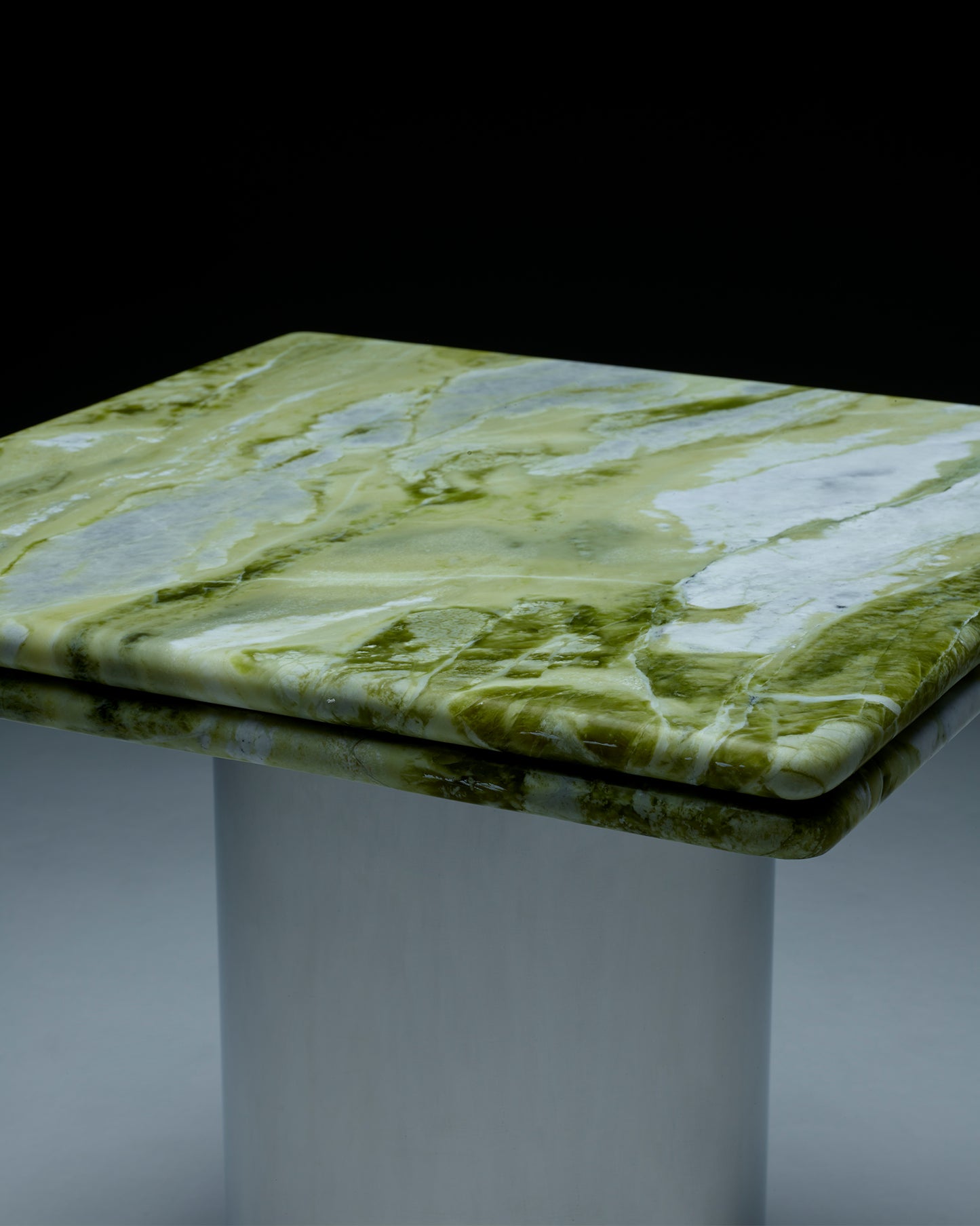 Daydream Shape Table™ : Marble