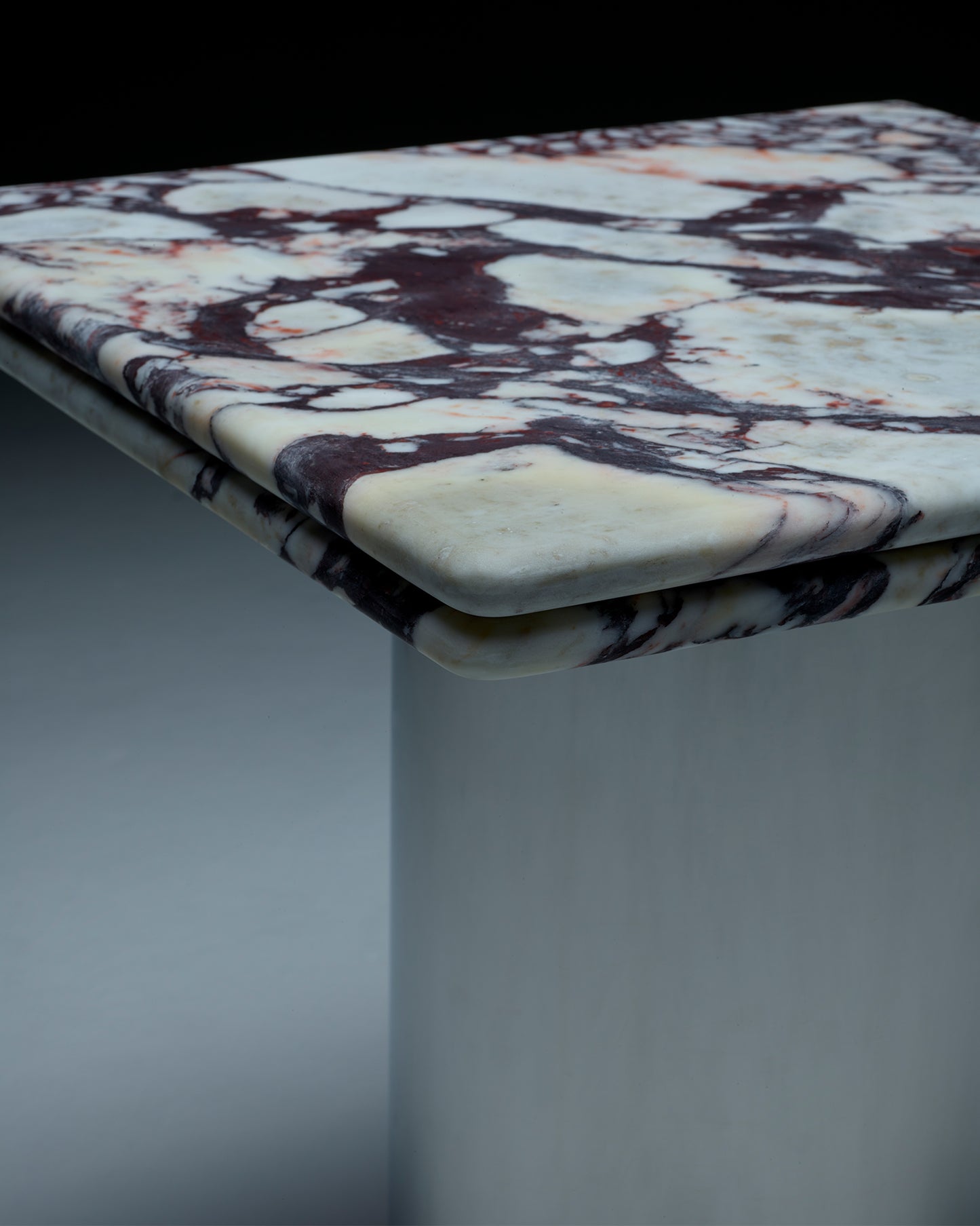 Daydream Shape Table™ : Marble