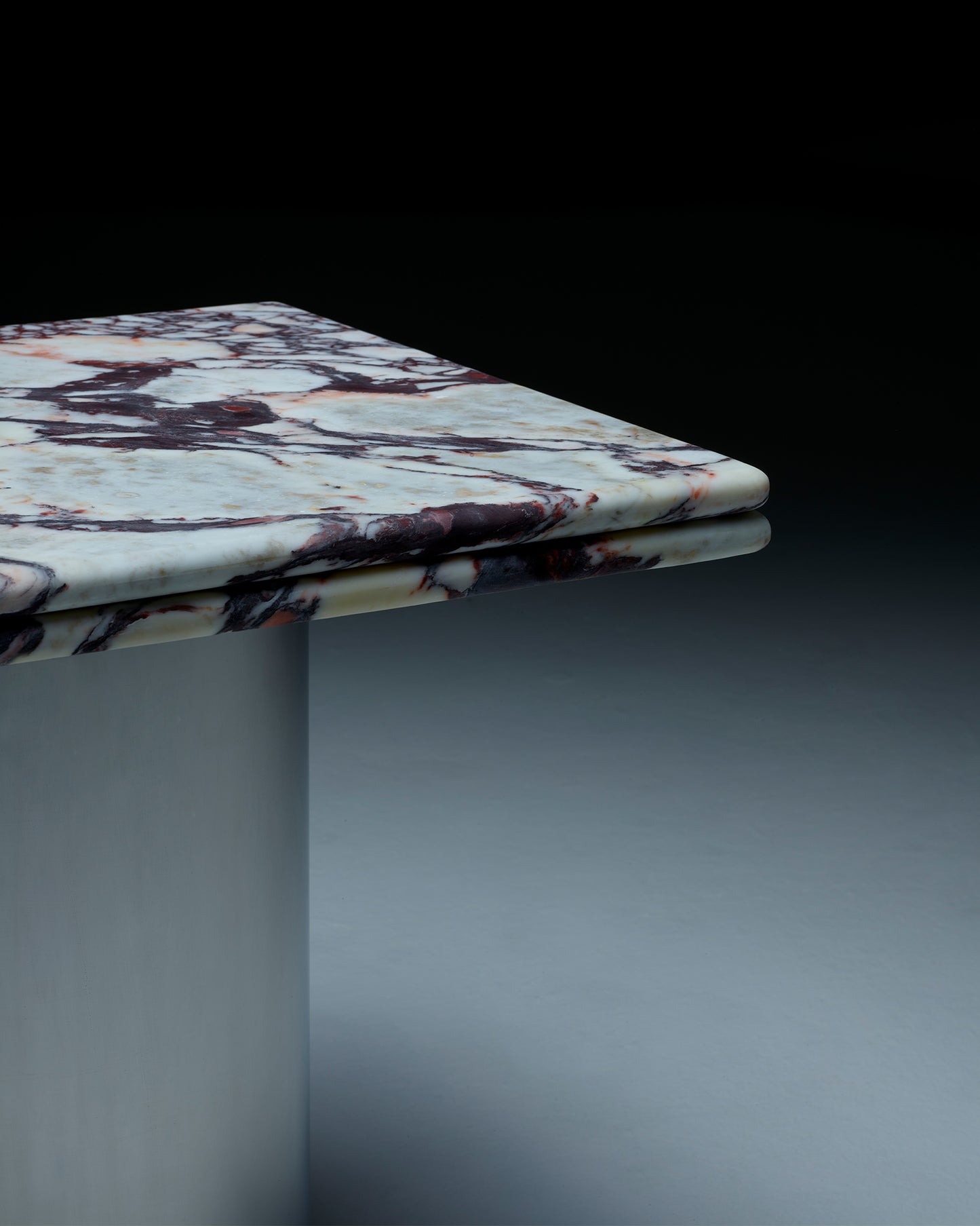 Daydream Shape Table™ : Marble