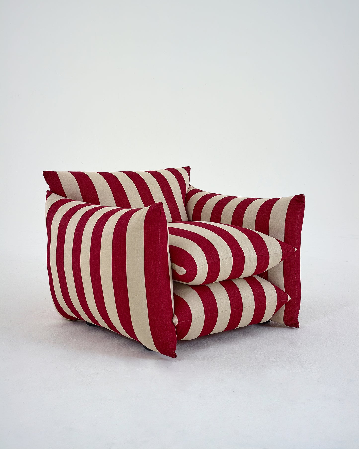 Studio Chair™ : Ruby Studio Stripe