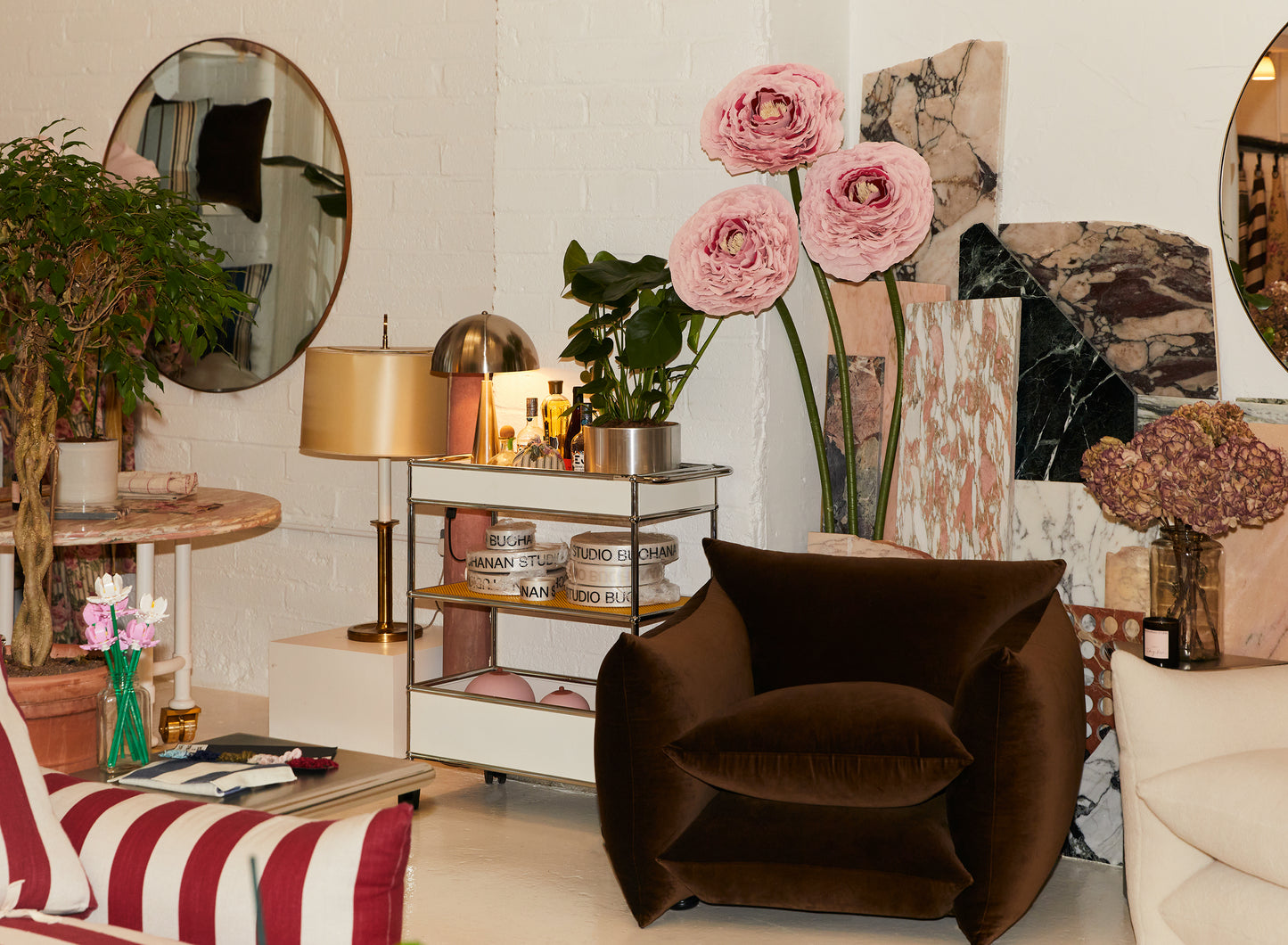 Studio Chair™ : Mole Velvet