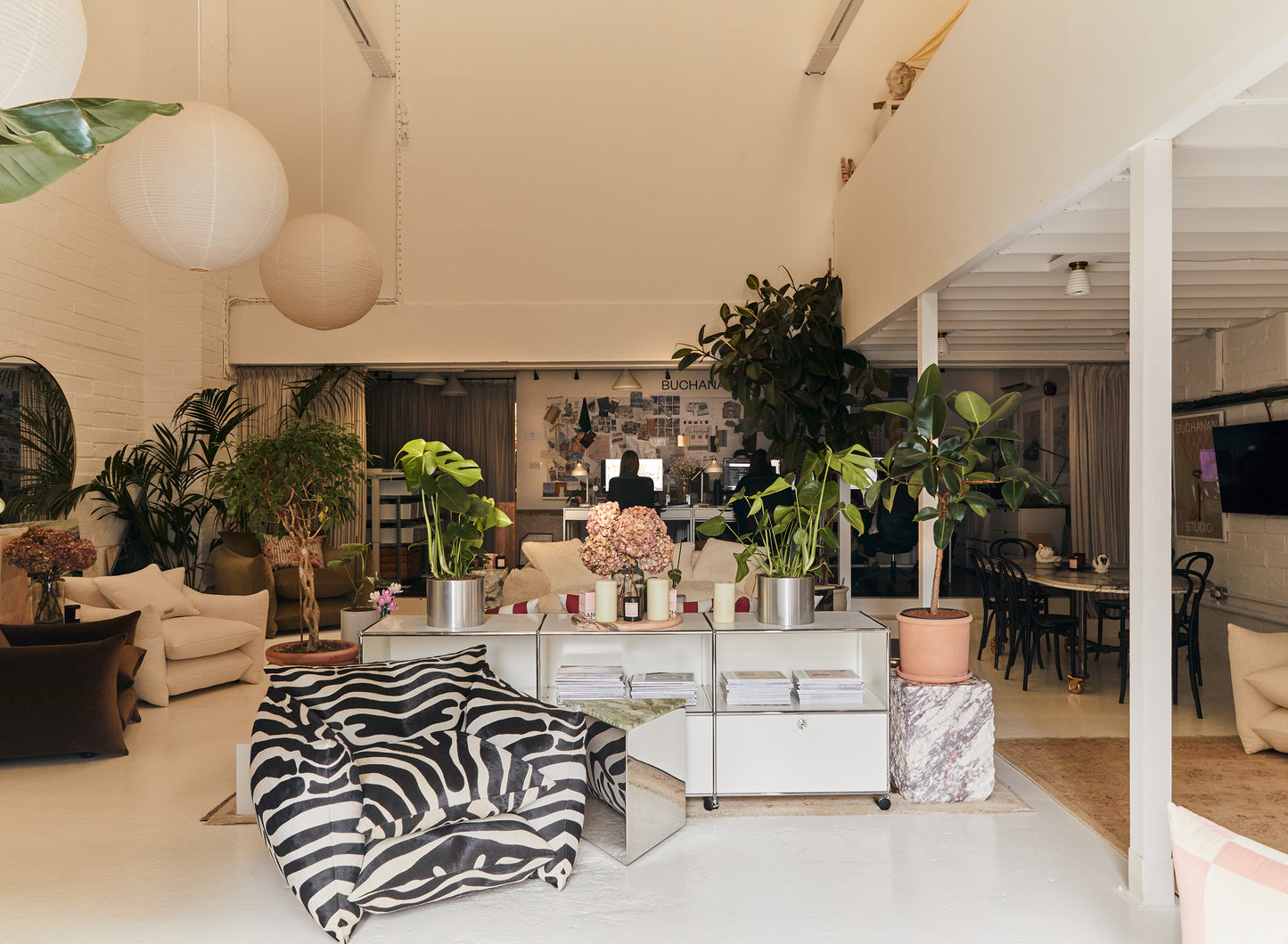 Special Edition Studio Chair™ : Zebra