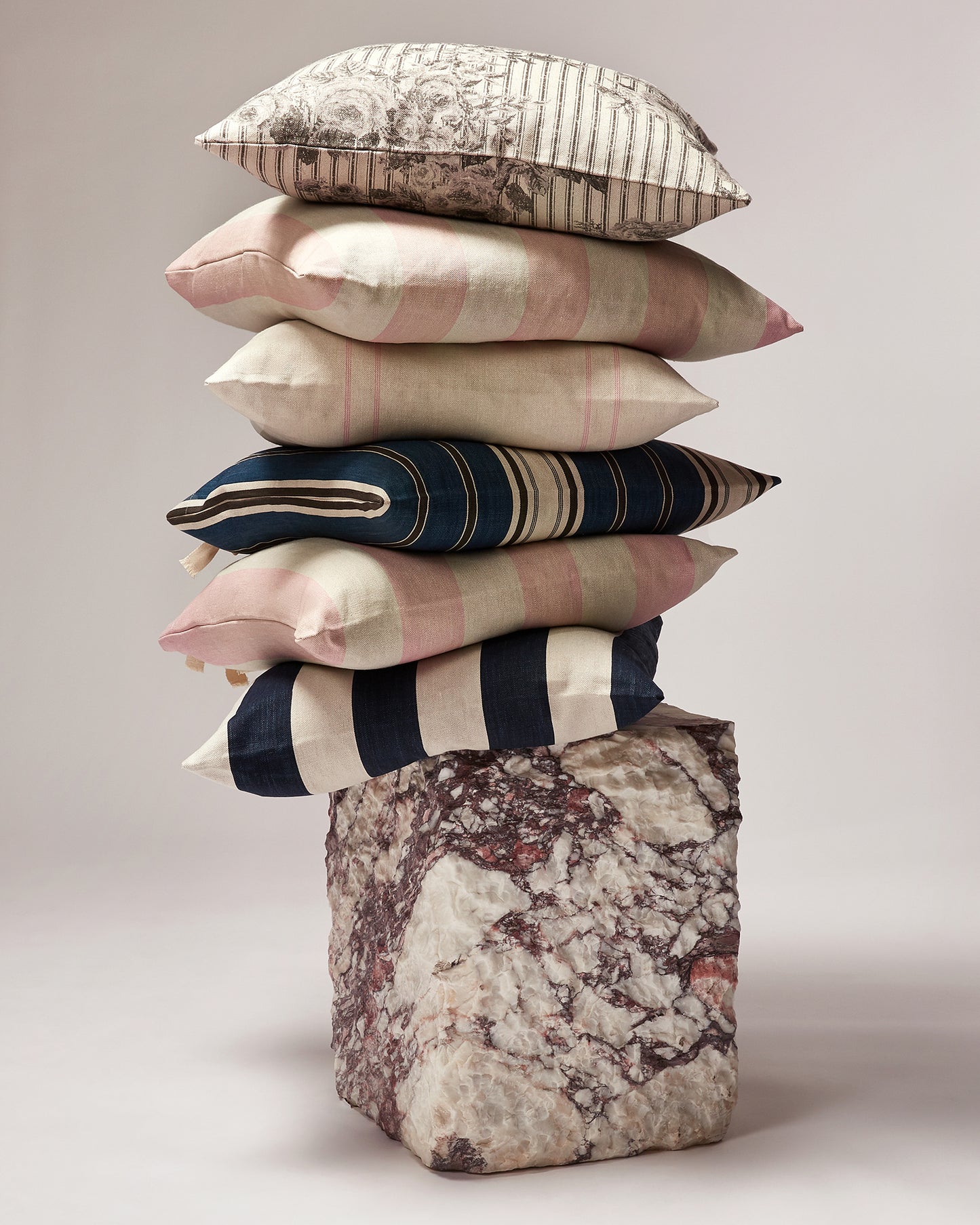 Cushion in Studio Stripe™