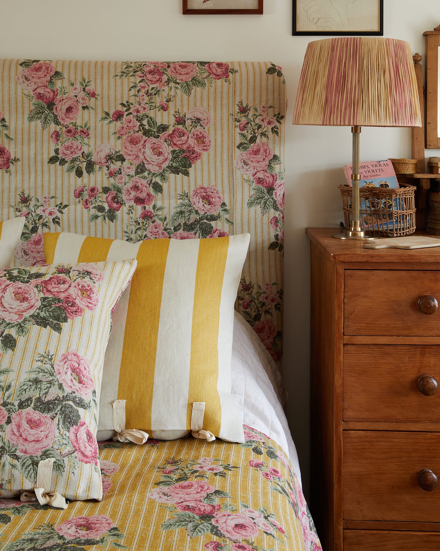 Cushion in Studio Stripe™