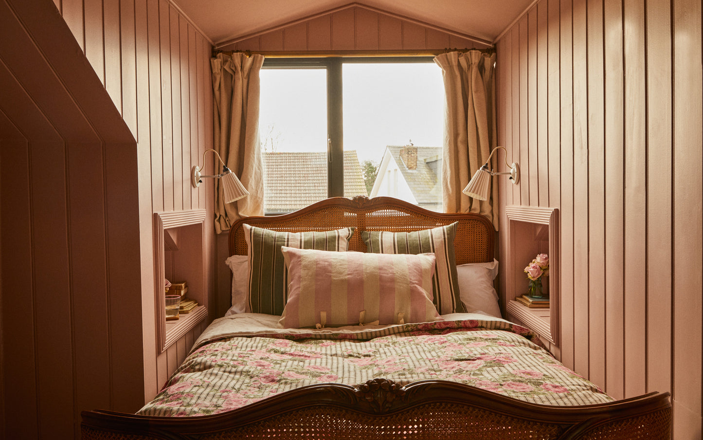 Cushion in Studio Stripe™