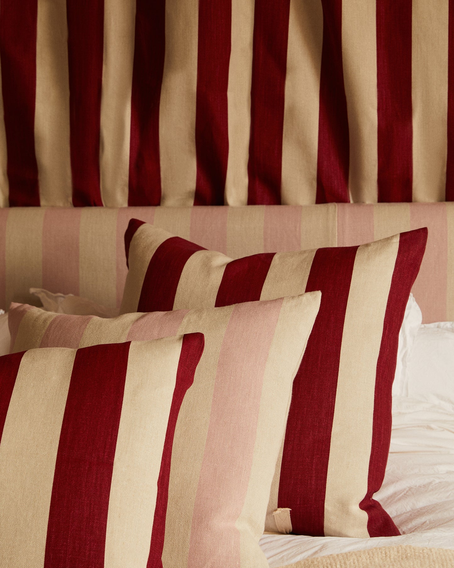 Cushion in Studio Stripe™