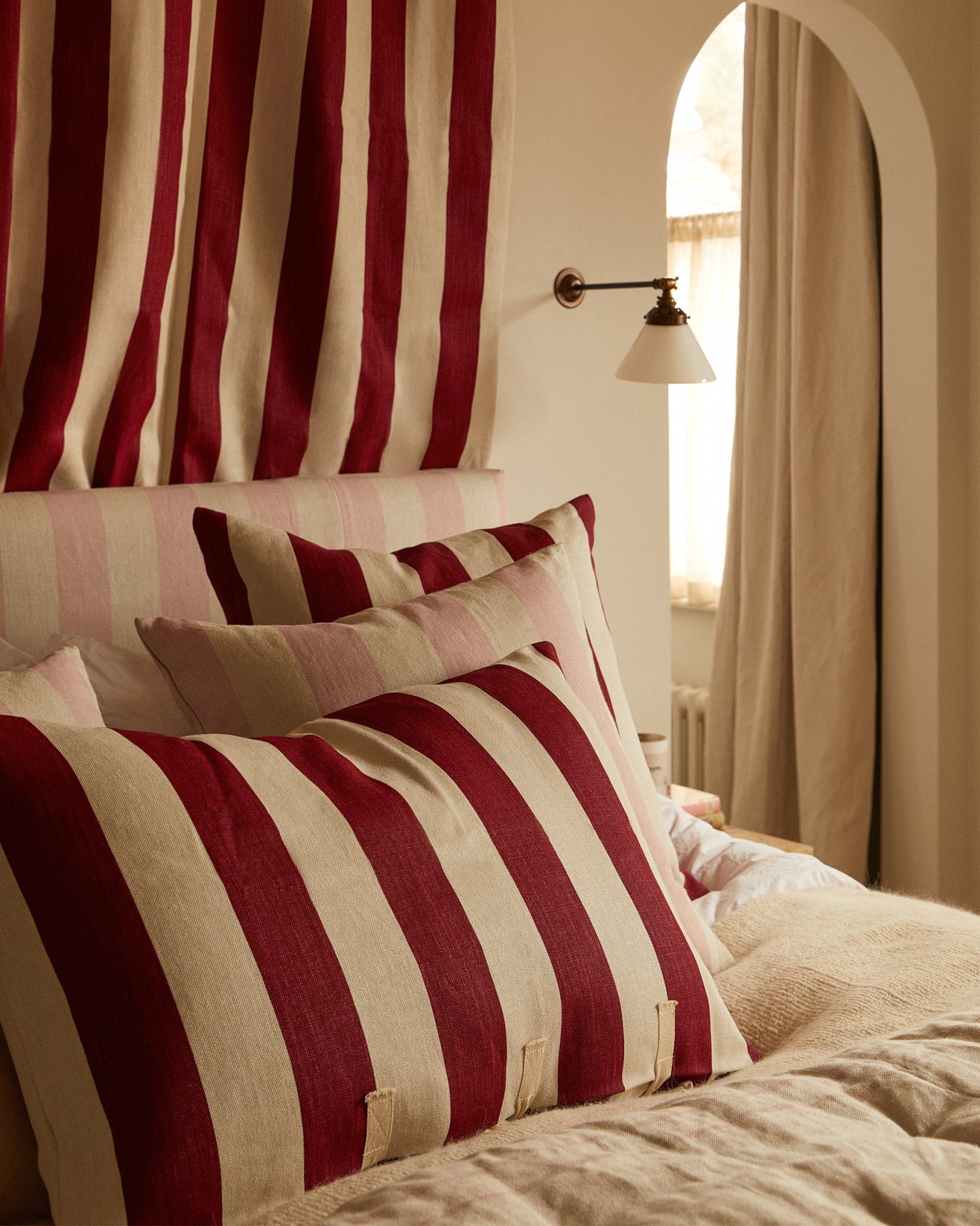 Cushion in Studio Stripe™