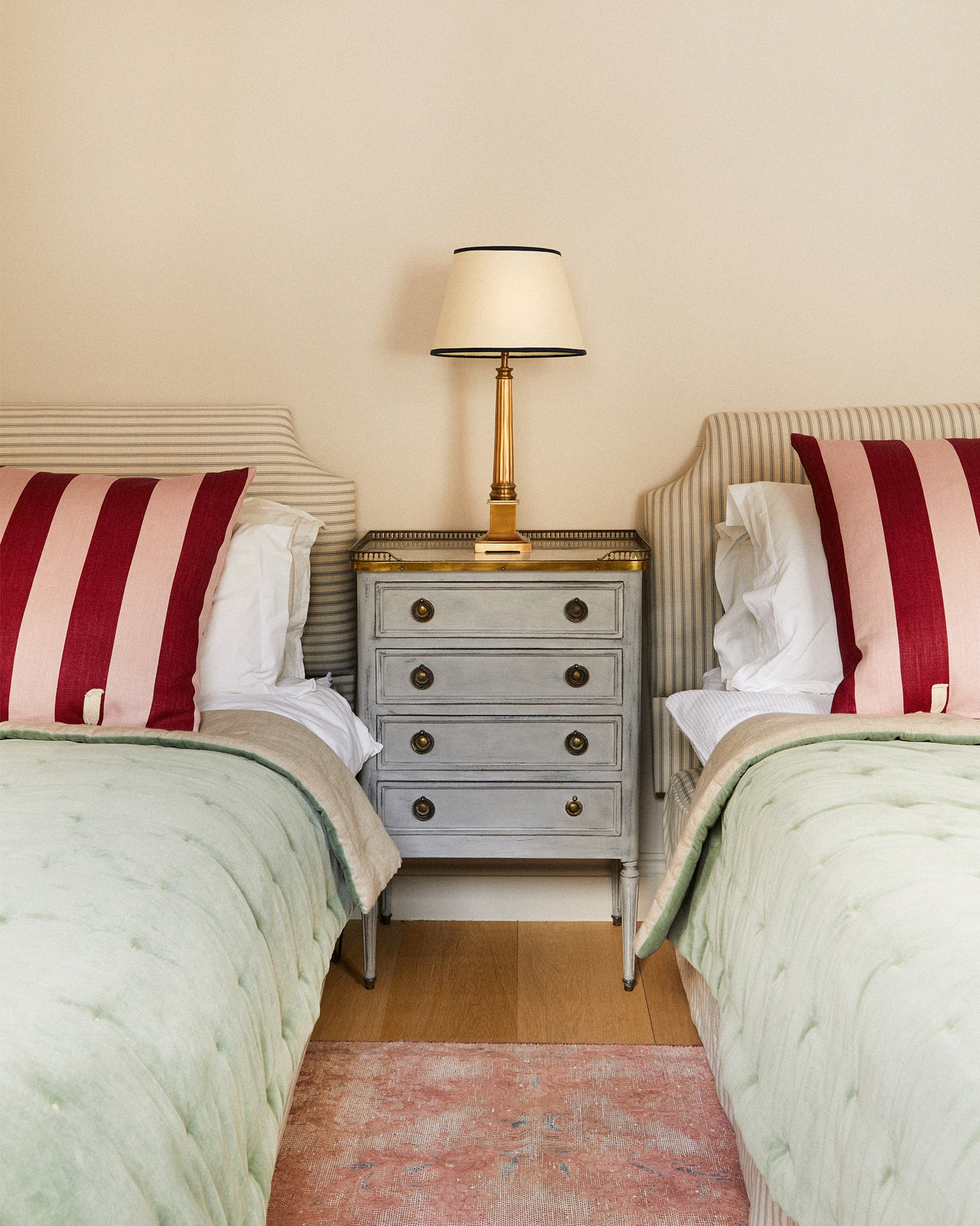 Cushion in Studio Stripe™