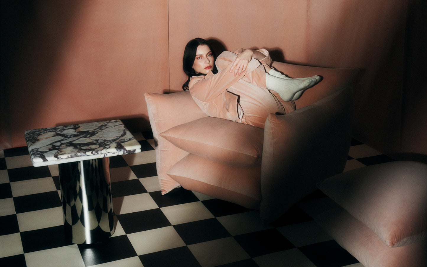 Daydream Shape Table™ : Marble