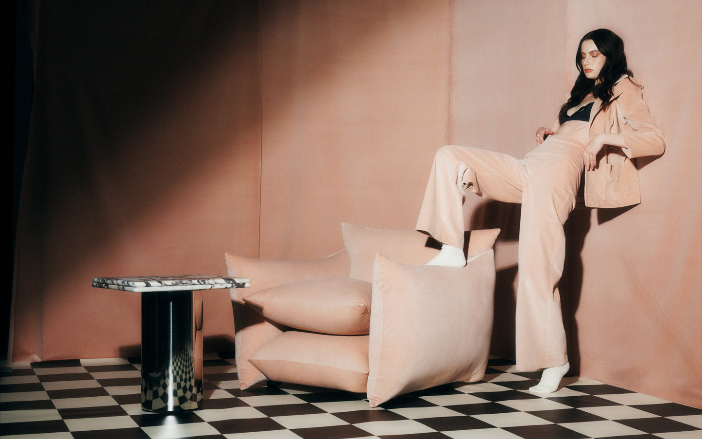 Daydream Shape Table™ : Marble