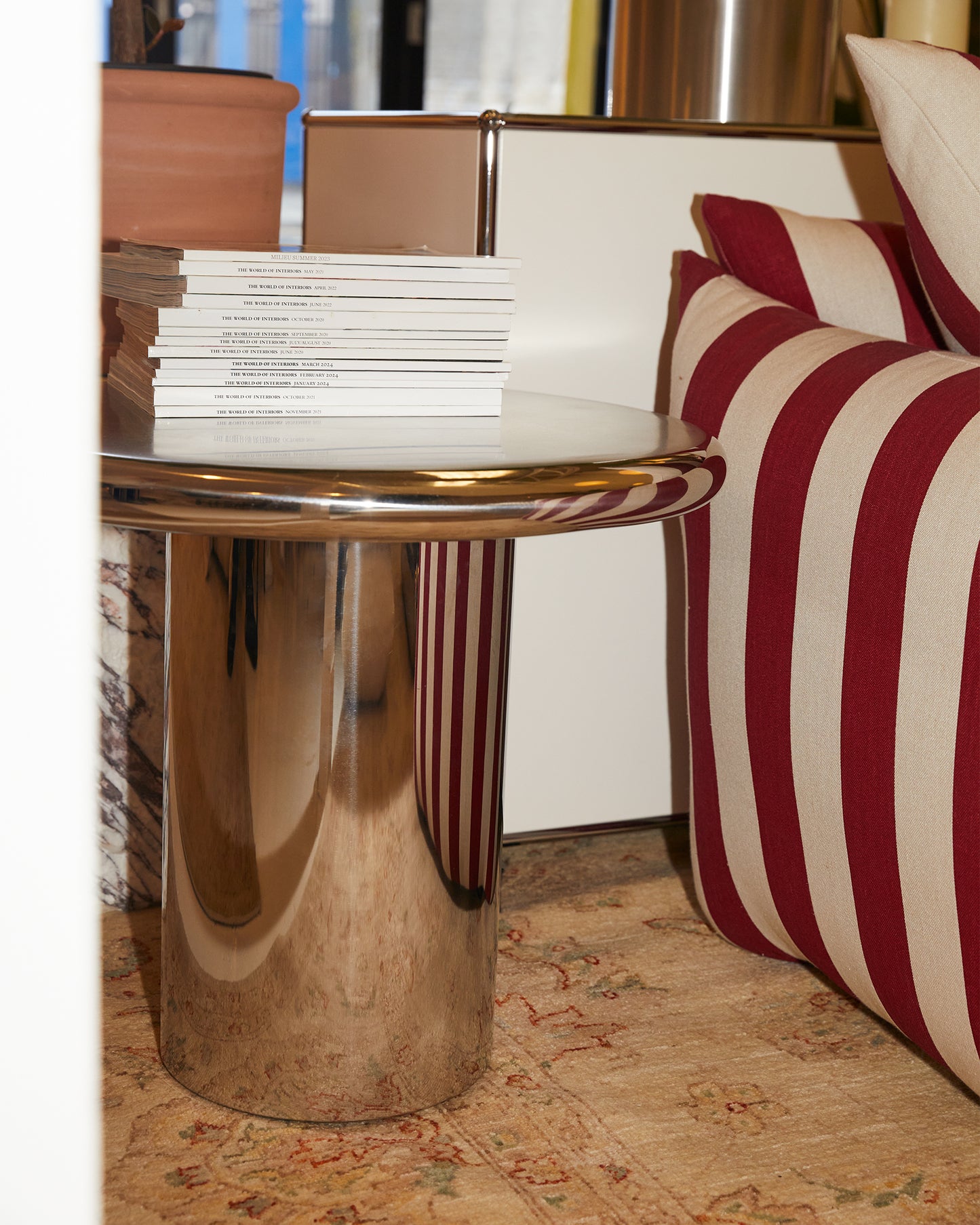 Daydream Shape Table™ : Stainless Steel