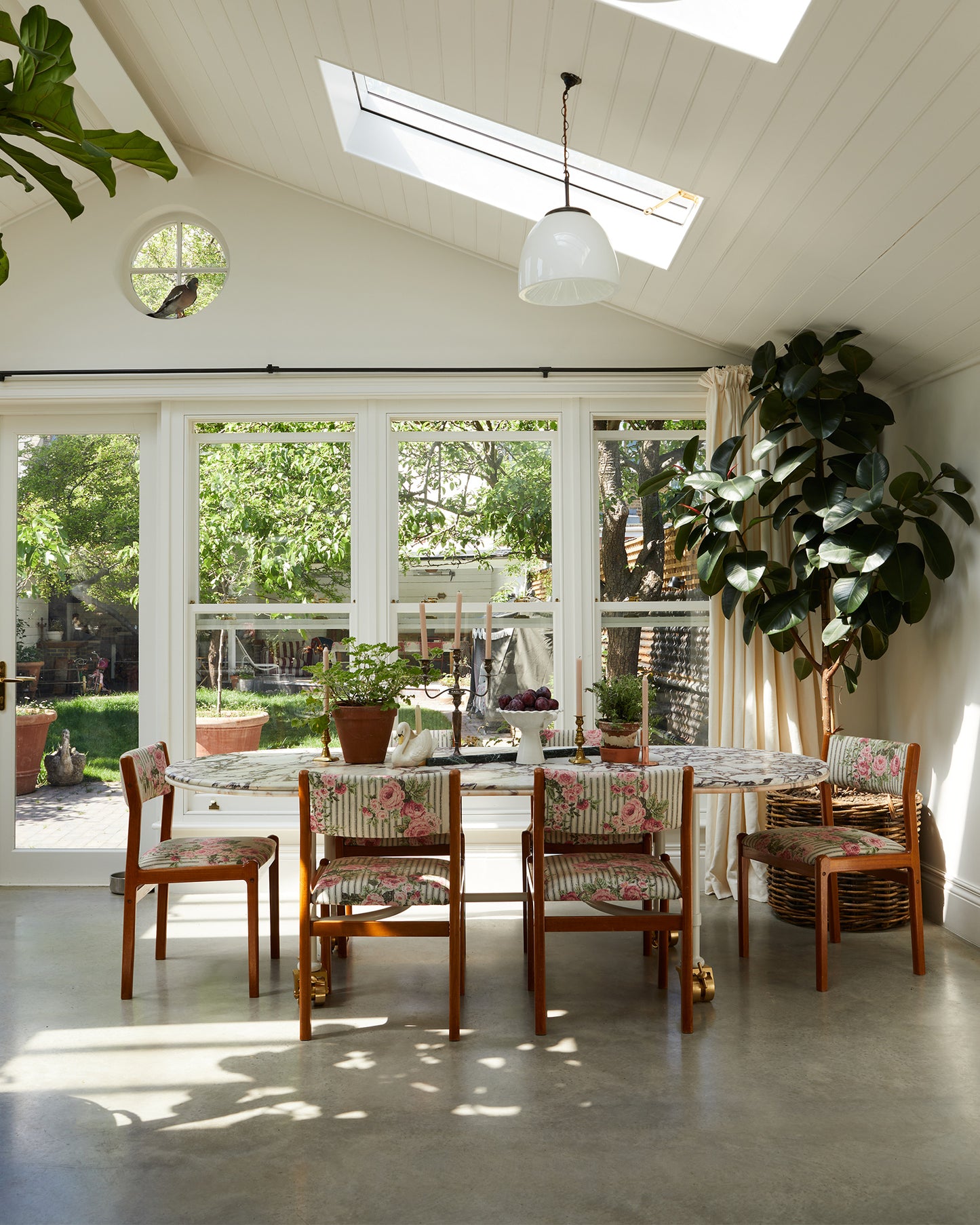 Muse Table™: Marble