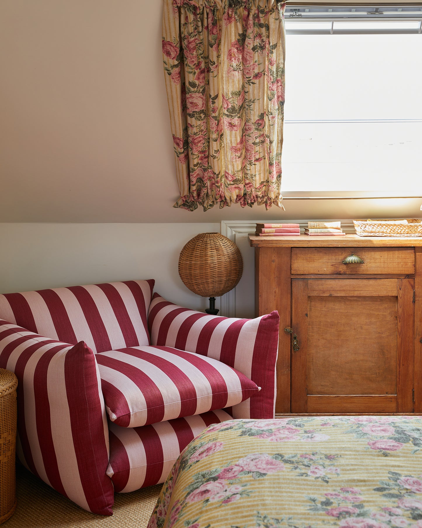 Studio Chair™ : Ruby & Rose Studio Stripe