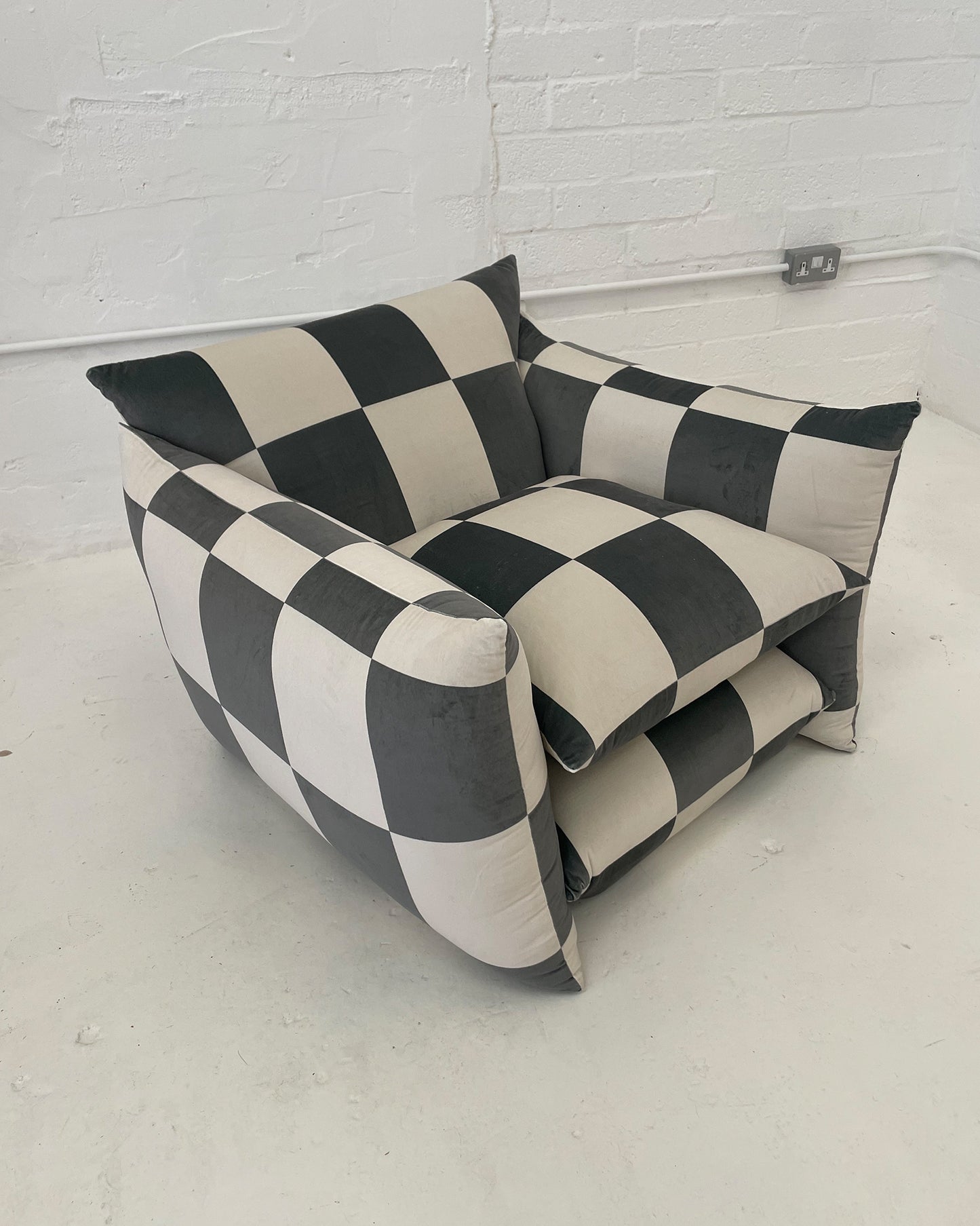 Studio Chair™ : Checkmate Velvet