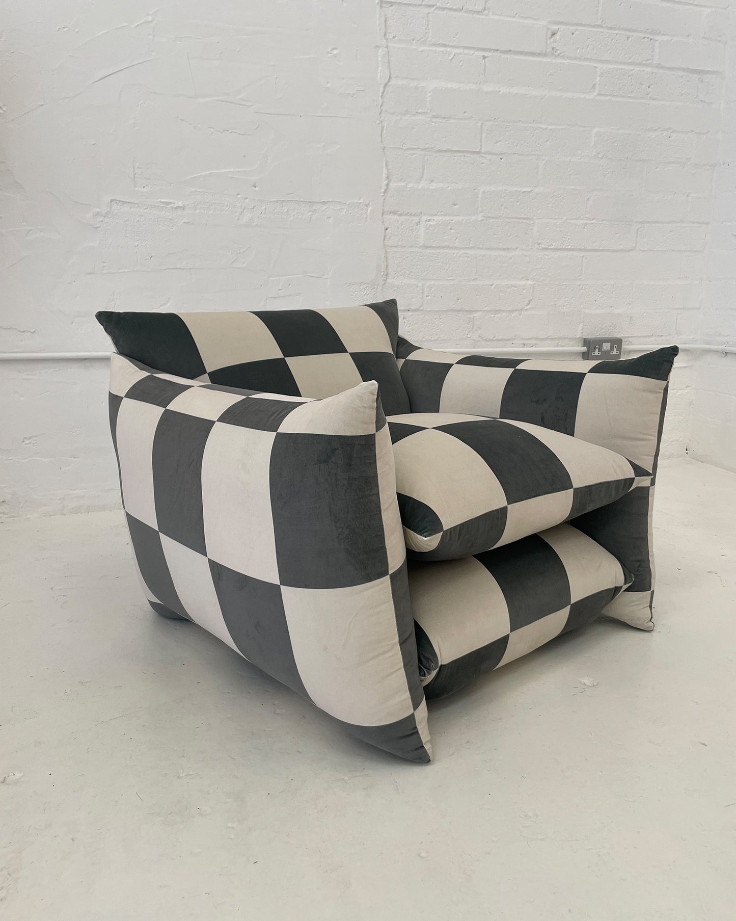 Studio Chair™ : Checkmate Velvet