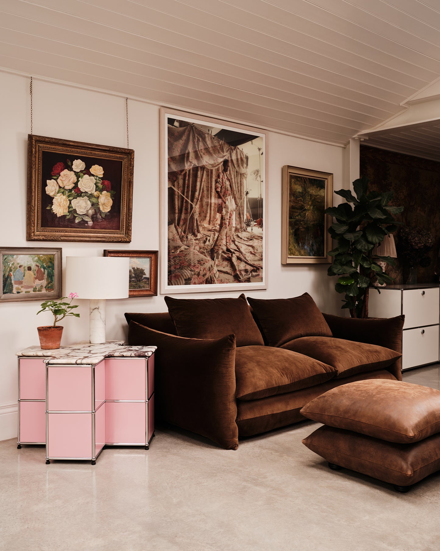 Studio Sofa in Velvet